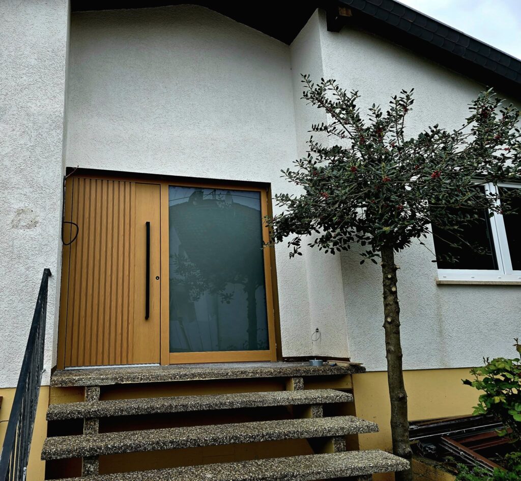 MODERNE HAUSTÜR